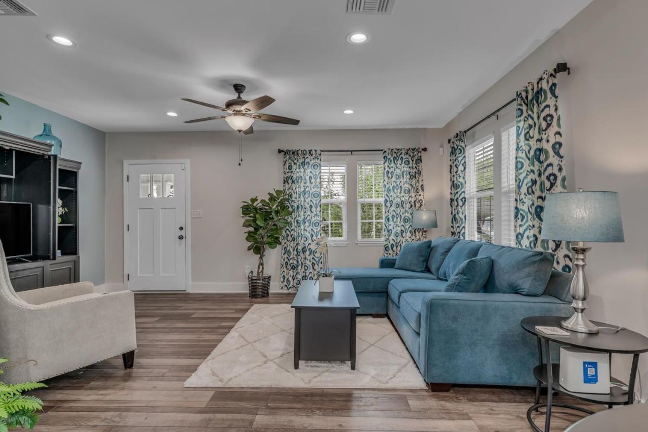The Blue Diamond Retreat Villa Brenham Exterior photo